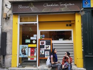Front at Ara Chocolat in Paris