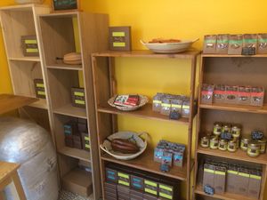 shelfs of delicious at Ara Chocolat in Paris