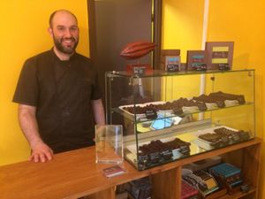 the chocolate maker at Ara Chocolat in Paris