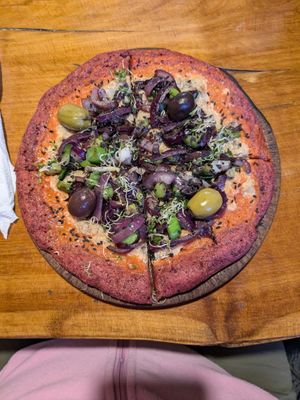 Pizza fugazzeta at Curcuma in El Chalten