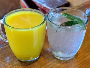 Curcuma latte and te de menta at Curcuma in El Chalten