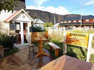 outside sitting  at Curcuma in El Chalten