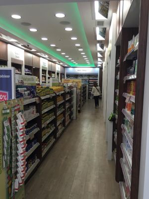  at Holland & Barrett in Sevilla