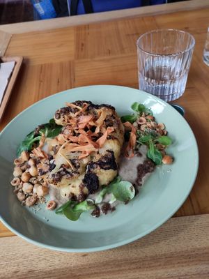 Cauliflour Steak at Kohvik Must Puudel in Tallinn