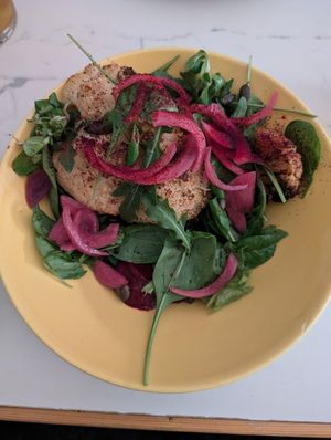 Roasted cauliflower dish at Kohvik Must Puudel in Tallinn