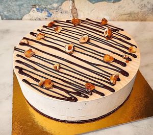Torta moderna alle nocciole - vegana #Veganuary at Basilico Food - Via Massarenti in Bologna
