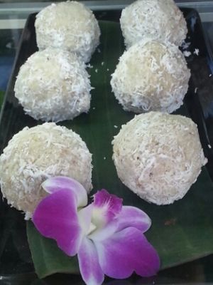raw balls at Yogi Cafe - Zen Retreat in Koh Samui