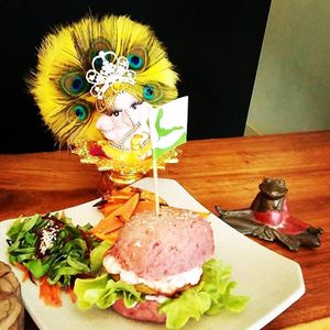 Such a Delicious Vegan Yogi Burgers ? Waiting for you in Yogi Cafe ?‍♂️??
 at Yogi Cafe - Zen Retreat in Koh Samui