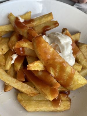 Patatas bravas con alioli vegano. at Mini Circular Bar in Valladolid