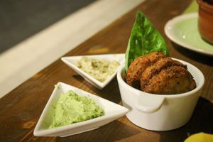 falafel with dips - hummus and baba ghanoush at Fior di Cucuzza in Matera
