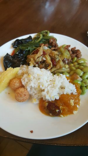 Buffet food at Wenshu Temple Restaurant 心香 in Chengdu