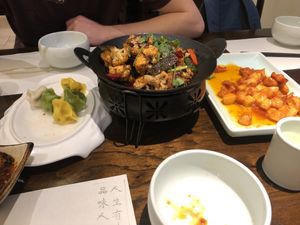 Jaozi, califlower dish, pineapple and mushrooms at Wenshu Temple Restaurant 心香 in Chengdu