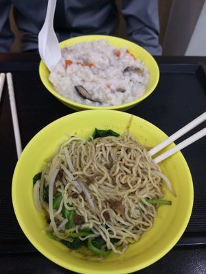 Tarot congee and sesame sauce noodles at Fou Shi Yuan in Tainan