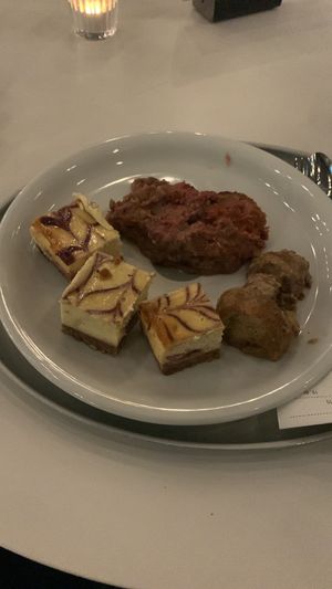 Cheesecakes / rhubarb crumple pie / pudding bread   at Hiltl - Dachterrasse in Zurich