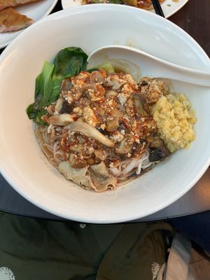   at Hé Shùn Xiāng 和順鄉雲南特色素食 in Taipei