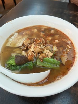   at Hé Shùn Xiāng 和順鄉雲南特色素食 in Taipei