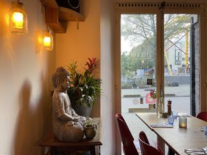 Cozy atmosphere. I was there early but the place filled up quickly.  at Bloem in Amsterdam