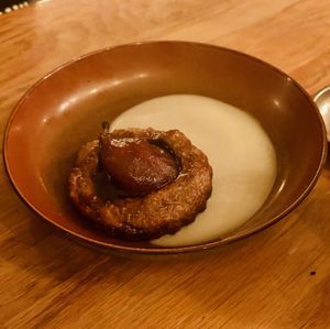 Stoofpeertje, alles even smakelijk. Moeilijk kiezen dus! 😀  at Bloem in Amsterdam