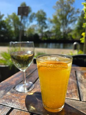 Drinks - alcohol free wine and lemonade at Bloem in Amsterdam