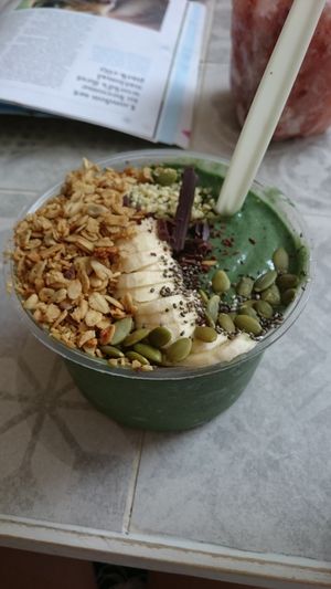 Envy smoothie bowl at 42 Juice in Brighton