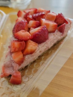 Raw and vegan strawberry. Incredible at Celicioso - Hortaleza in Madrid