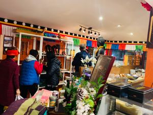 Come into a cozy and cool mandala for fresh Tibetan dishes, Japanese sushi and Indian curries. We also have options for vegetarian and vegan dishes as well at Mandala in Ojai