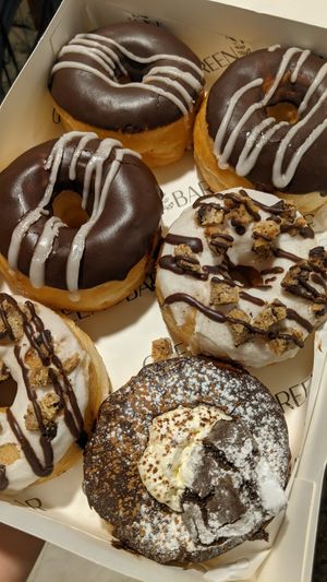 Chocolate Rosewine, Cookie Monster, Crinkle at Green Bar in Makati