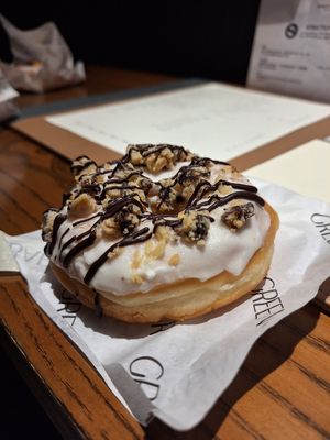 Einer der ungefüllten Donuts at Green Bar in Makati