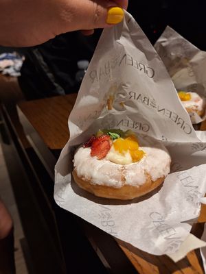 Gefüllter Donut 💚 at Green Bar in Makati