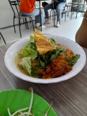 Wonton noodles at Quan Chay 103 in Ho Chi Minh City