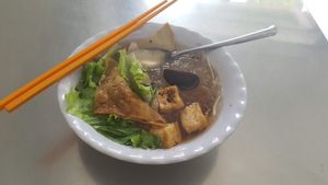 Soup with fried wonton at Quan Chay 103 in Ho Chi Minh City