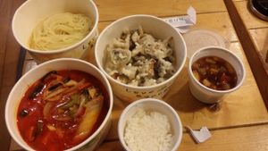 top left jjambbong noodles bototm left jjambbong suace, middle is fried mushrooms for 표거버섯탕수육 and the sauce is top right at WeiBao - 웨이바오 in Seoul