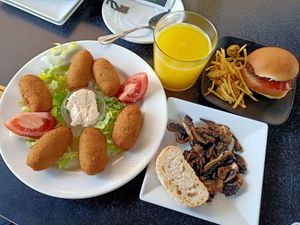 Good food at Vintage 54 in Almeria