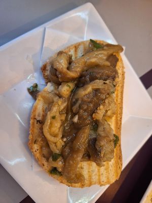Tosta de anchoa (vegana!) at Vintage 54 in Almeria