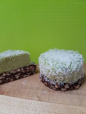 Raw tartelette  at Amarante Epicerie Ecologique in Temiscouata-sur-le-lac