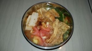 Tom Yam  at Happy Together Vege Cafe in Negeri Sembilan