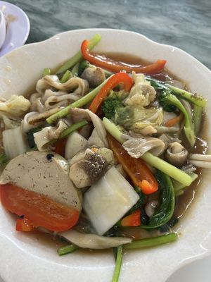 fried noodle with veggies  at Dinh Y in Ho Chi Minh City