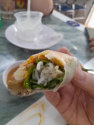 Fresh rolls at Dinh Y in Ho Chi Minh City