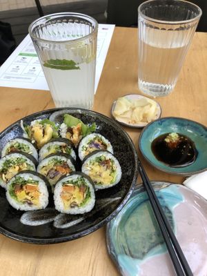 How to eat guidelines  at Youmiko Vegan Sushi - Hoża in Warsaw