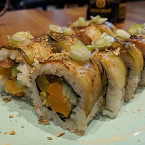 I used to love sushi before going vegan and this I can say was the tastiest sushi I have ever tried!  at Youmiko Vegan Sushi - Hoża in Warsaw