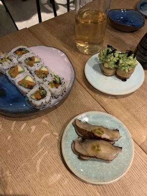 Sweet potato/avocado and more, aubergine avocado and mushroom nigiri at the bottom at Youmiko Vegan Sushi - Hoża in Warsaw