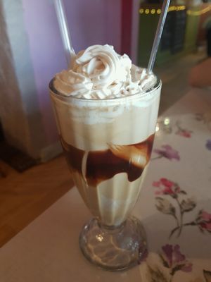 vegan iced coffee at Herbee's Garden Cafe in Hahndorf