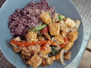 Tofu teriyaki rice with vegetables at Herbee's Garden Cafe in Hahndorf