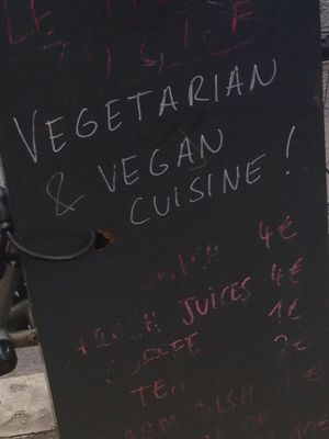 at the front soir at Le Mezze du Chef - Menilmontant in Paris