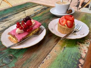 Vegan tompouce and strawberry cake at Sencha Lunchstore in Alkmaar
