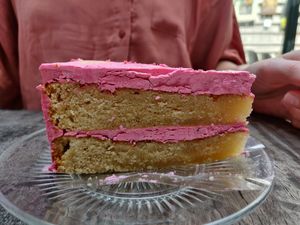 Vanille cake at Sencha Lunchstore in Alkmaar