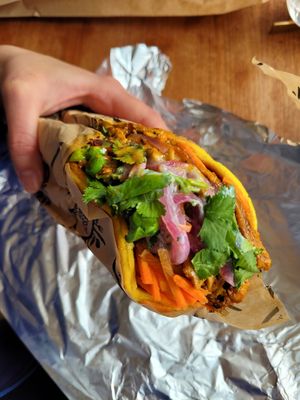 Pitta Tikka Masala at Vleesch Noch Visch in Amsterdam