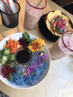 Unicorn noodles at Happy Earth in Rotterdam