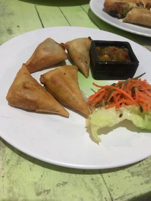 Entree - Samosas at Refresh in Manggis