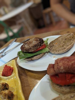 Hamburgesa Sobrasasa at VA De BO in Mallorca